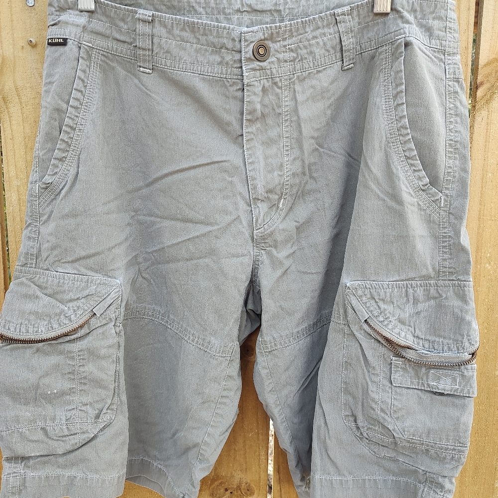 Men's tan Kuhl cargo shorts size??